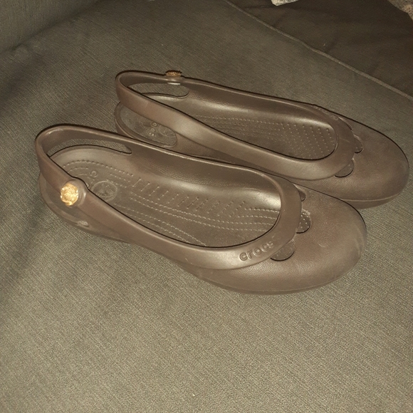 Brown Crocs - Picture 2 of 4